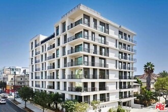 Building Photo - 904 S New Hampshire Ave