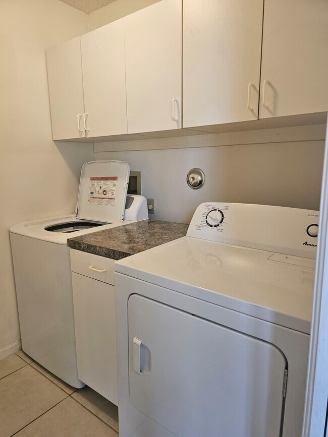 Building Photo - 5220 Rosen Blvd