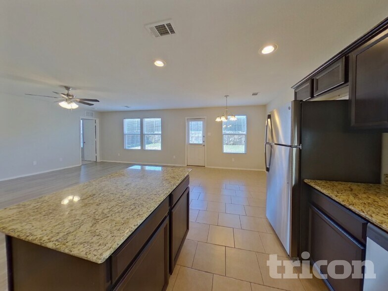 Building Photo - 9921 Amosite Dr