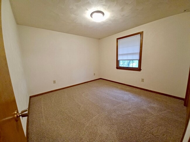 Building Photo - NEWLY UPDATED Two Bedroom Townhouse! Amazi...