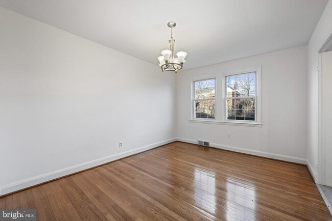 Building Photo - 132 Overbrook Rd