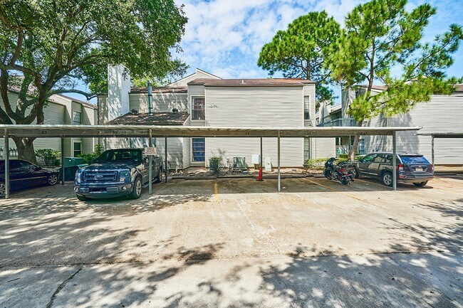 Building Photo - 9707 Richmond Ave