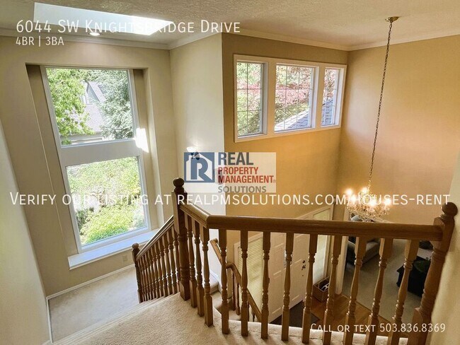 Building Photo - 6044 SW Knightsbridge Dr