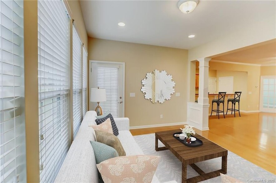 Sun Room - 8118 Crater Lake Dr