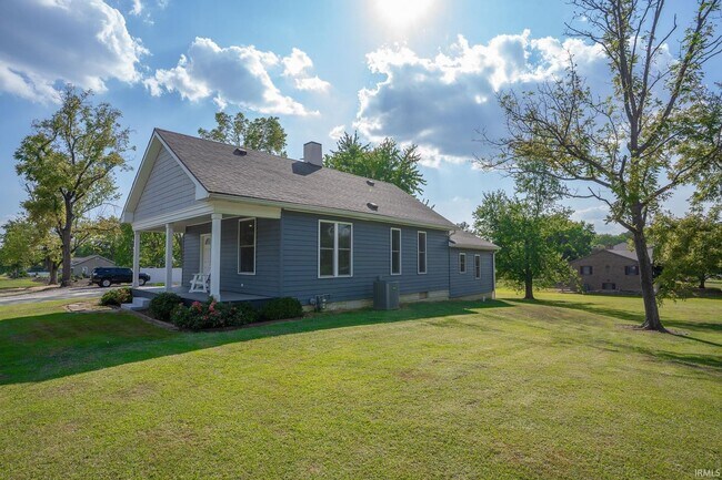 Building Photo - Blue Bungalow on the Northside