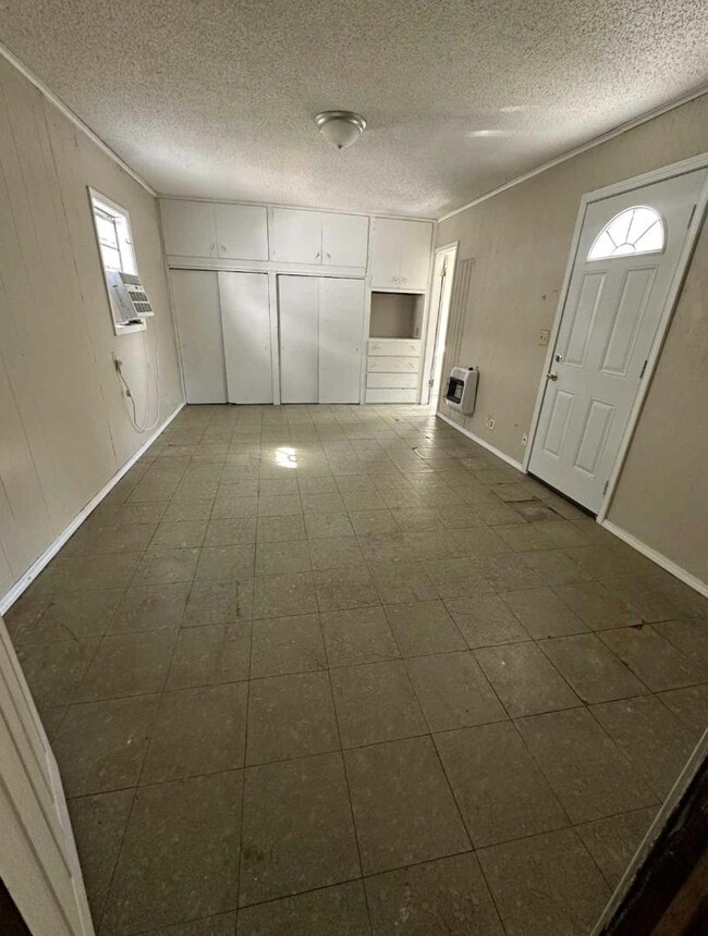 Building Photo - 815 Cedar St