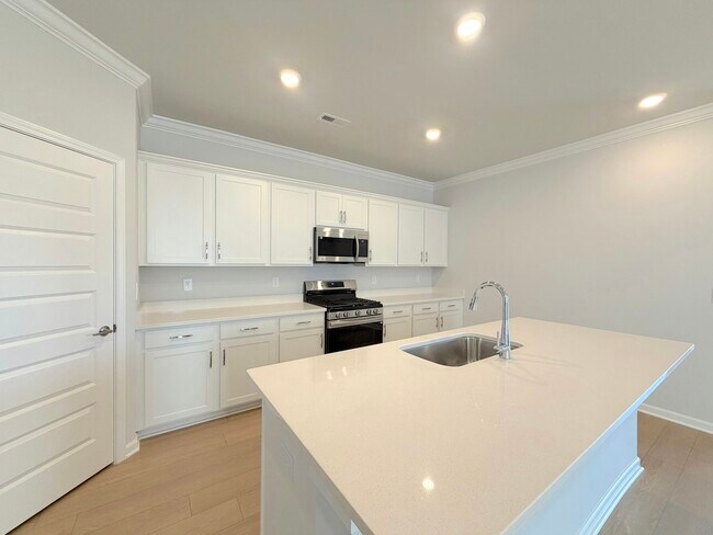 Building Photo - 214 Stockyard Cir