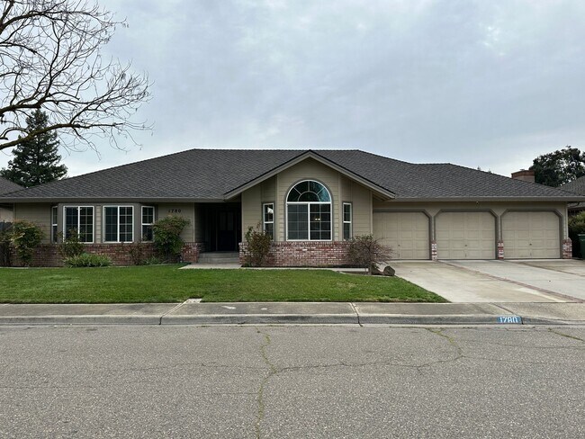 Building Photo - 1780 Paddock Ln