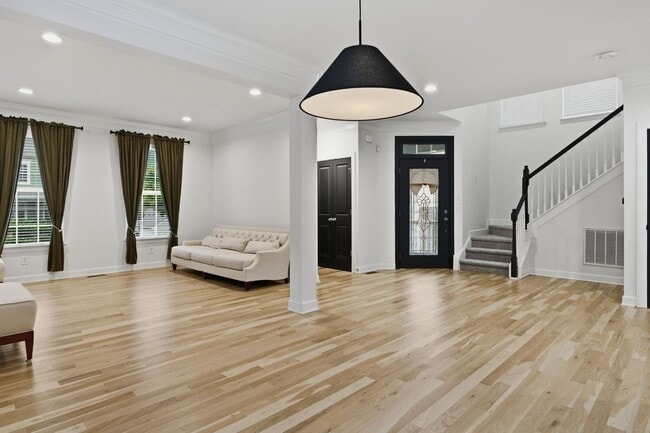 Building Photo - 2661 Avery Park Dr