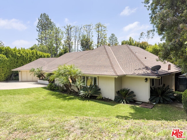 Building Photo - 1094 Garden Ln