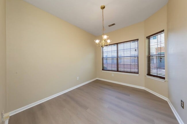 Building Photo - 409 Belmont Cir