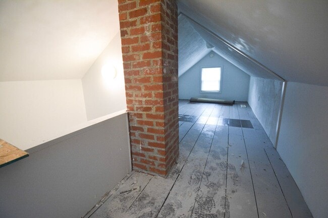 Building Photo - Homey House Near Goose Egg Park Available ...