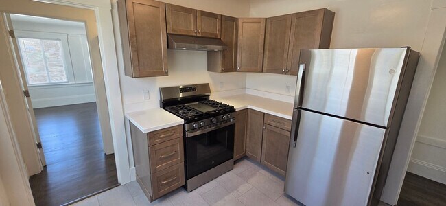 Building Photo - Grove St | 1927-1929