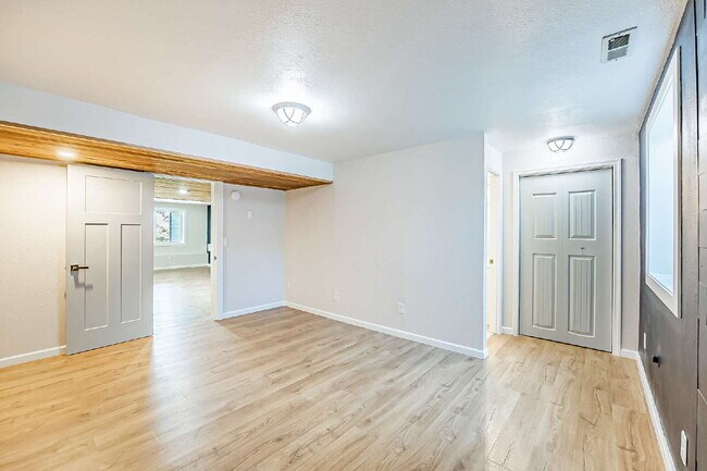 Building Photo - Sophisticated and Elegant home is located in Harbor Ridge at Browns Point. Spacious 4 bedroom, 4 ...