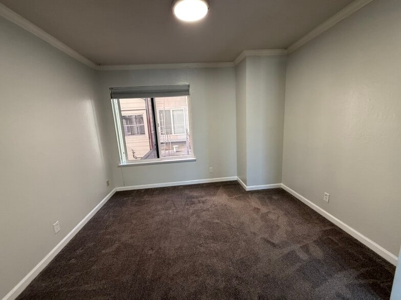 back bedroom - 409 Kirkham St