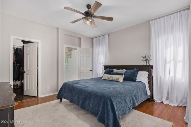 Building Photo - 697 W Oak Tree Ln