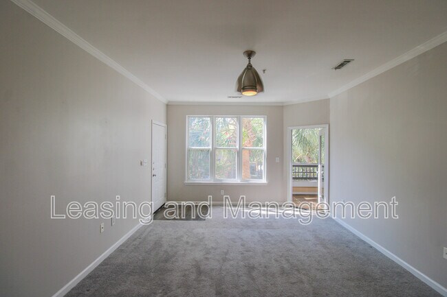 Building Photo - 600 Bucksley Ln
