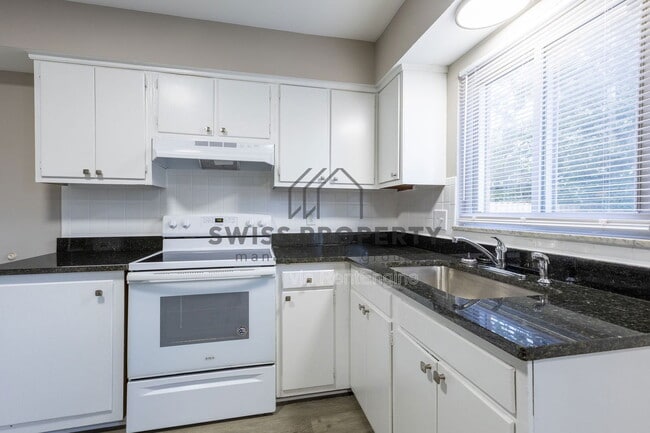 Building Photo - 5814 N Meadows Blvd