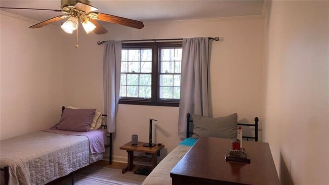 Building Photo - 2901 Victoria Dr