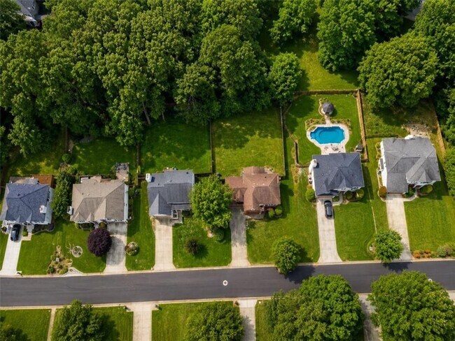 Building Photo - 1630 Green Oak Cir NW