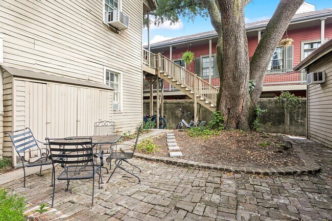 Building Photo - dgr925