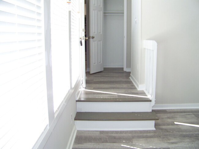 Building Photo - WATERS EDGE