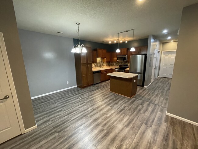 Kitchen/Dining Room - 1815 SW White Birch Cir