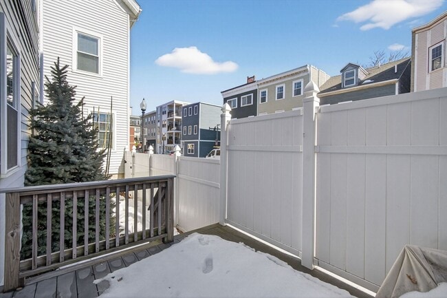 Building Photo - 170 W 3rd St