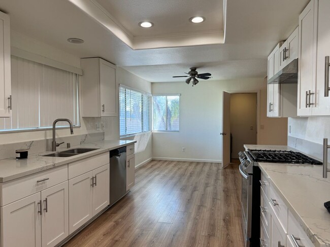 Building Photo - 5773 Angela Ave