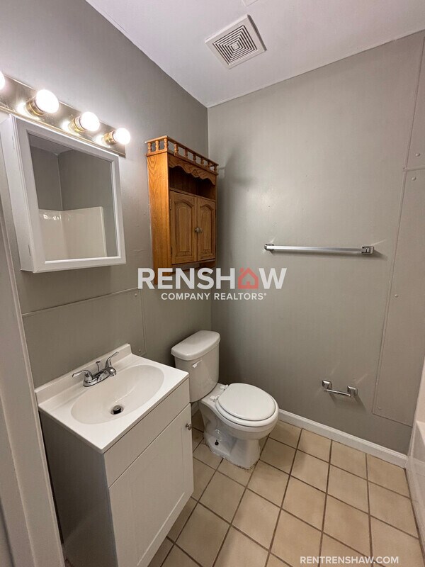 Building Photo - 4920 Buford Ave