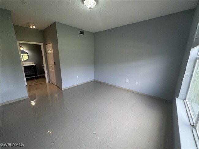 Building Photo - 11530 Villa Grand