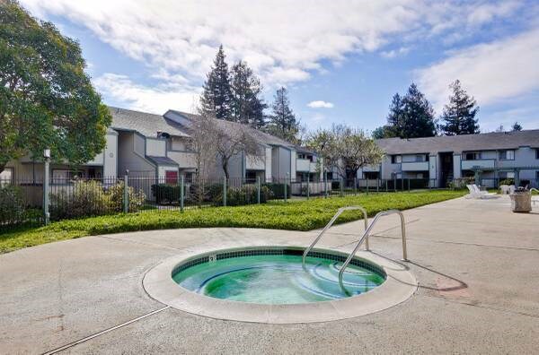 Building Photo - 39581 Ross Common