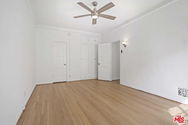 Building Photo - 201 S Poinsettia Pl