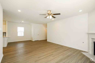 Building Photo - 445 Brook Ave