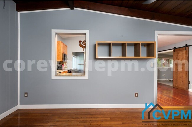 Building Photo - 7425 Hickory Ln