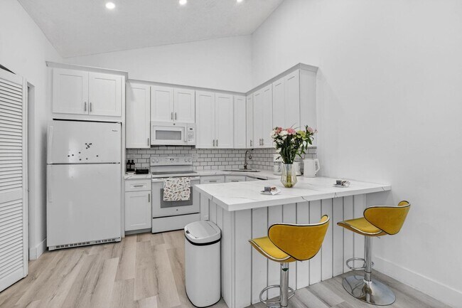 Building Photo - 9903 Boca Gardens Trail