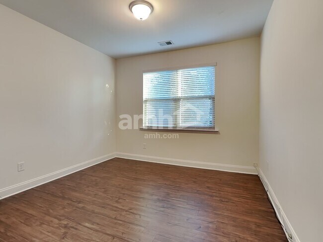 Building Photo - 1682 Weatherbrook Cir