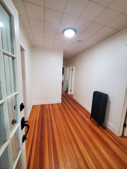 Building Photo - 25 Oak St