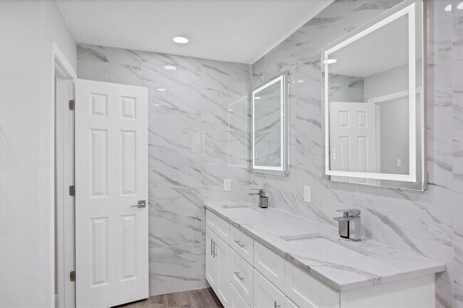 Building Photo - 618 Eastpointe Ct