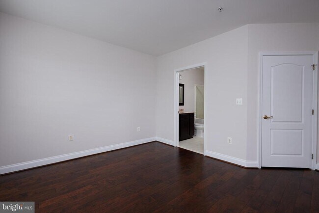 Building Photo - 300 King Farm Blvd