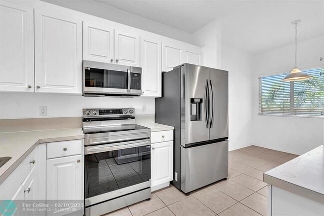 Building Photo - 7765 Yardley Dr