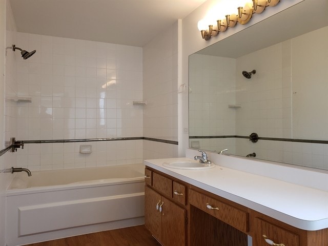 Building Photo - 2108 Primrose Dr