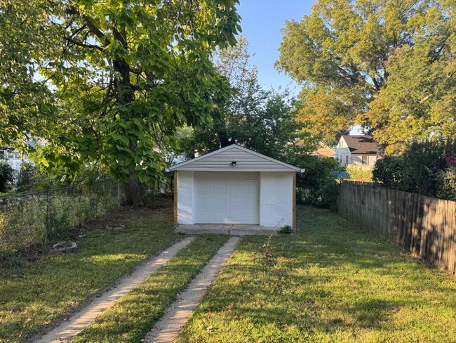 Building Photo - "Newly and beautifully remodeled 3-Bed home on Denmark Street!"