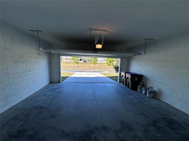 Building Photo - 718 Overpool Ave