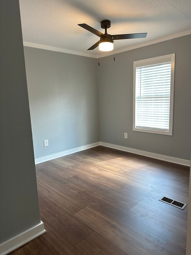 Building Photo - 38 Shuford St