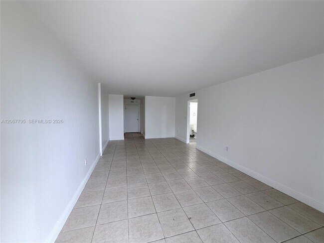 Building Photo - 1800 Sans Souci Blvd