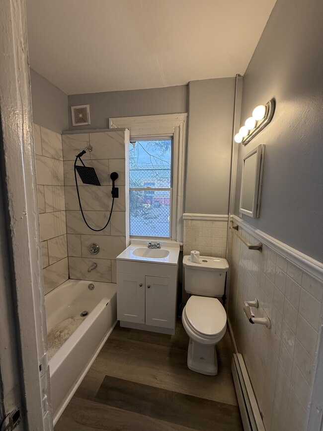 Building Photo - 96-98 Sargeant St-FL1