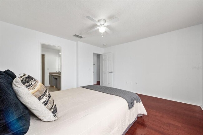 Building Photo - 1233 Sandbrook Dr
