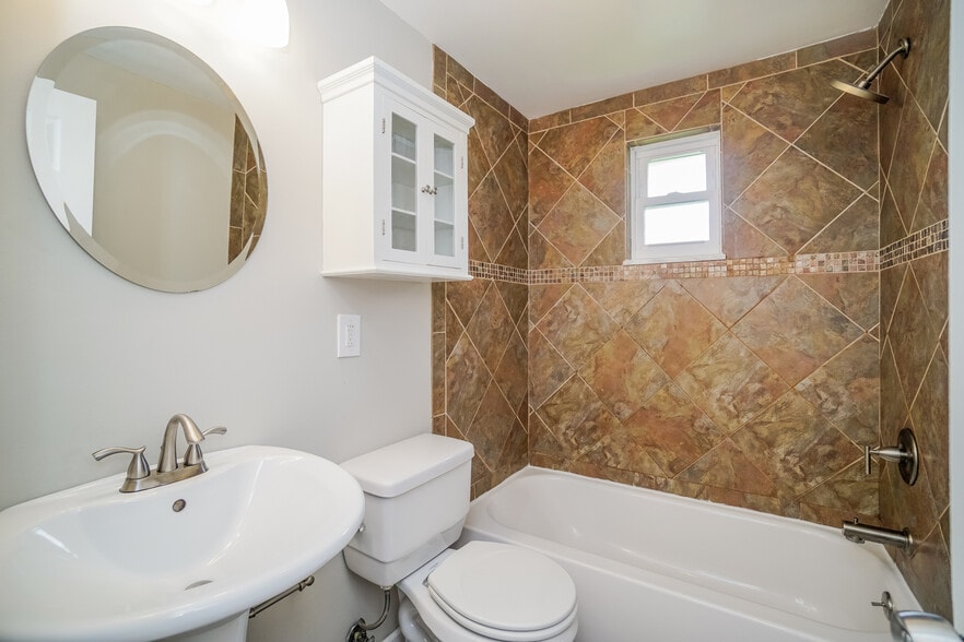 Building Photo - 521 California Ave