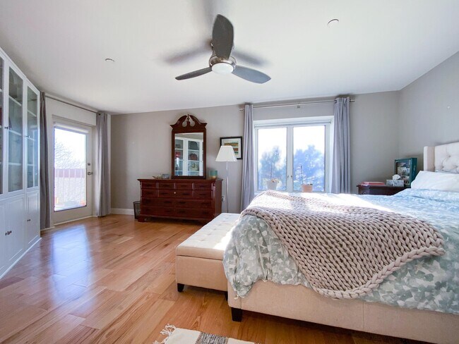 Building Photo - 601 N Segoe Rd